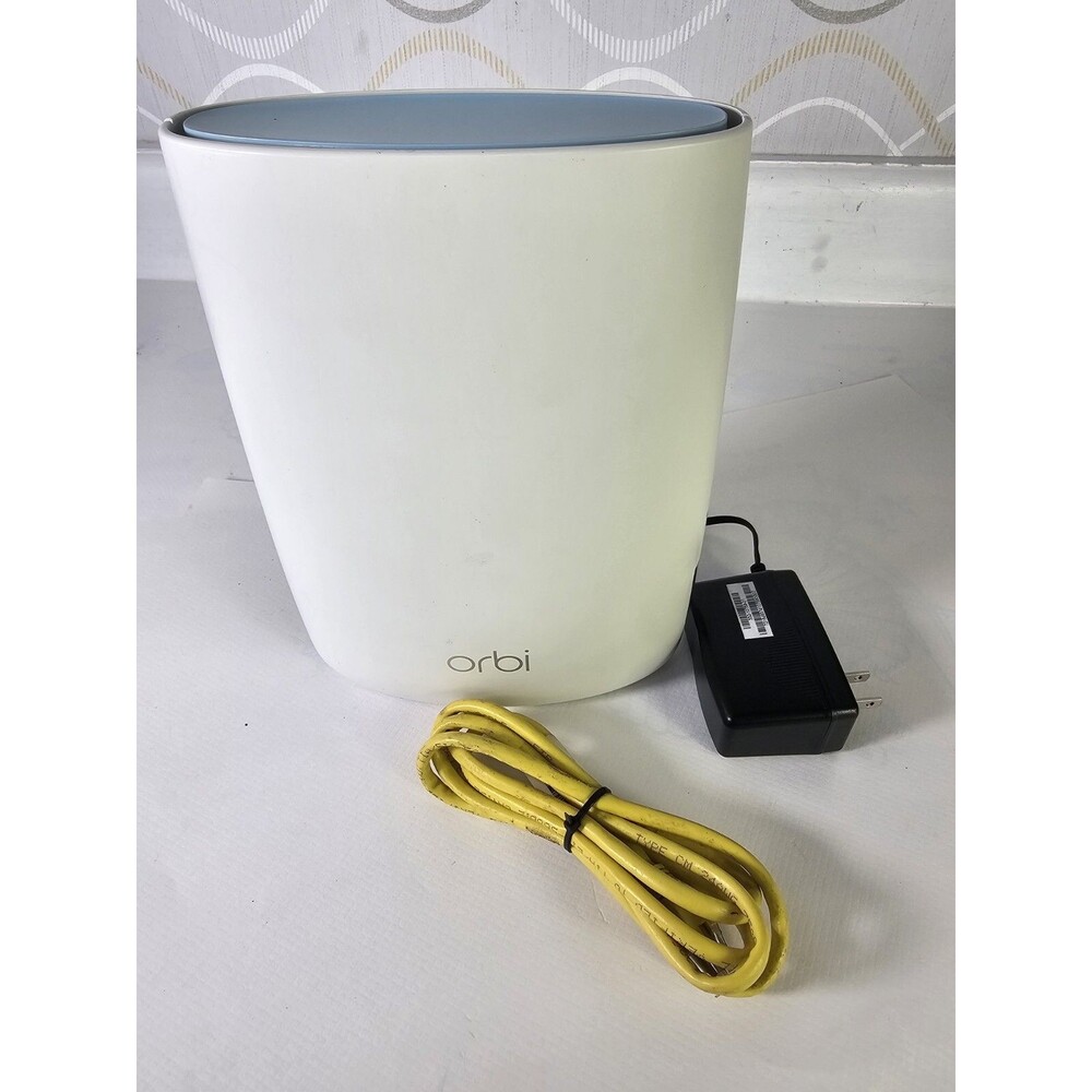 NETGEAR ORBI RBR50v2 Tri-band WiFi Router High Performance AC300 White